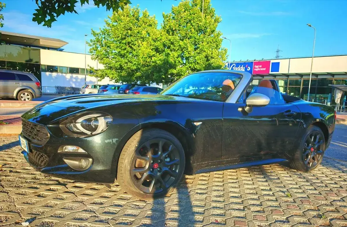 Usata Fiat 124 Spider Lusso 140 CV (102 kW) 2019 Nero Cabrio