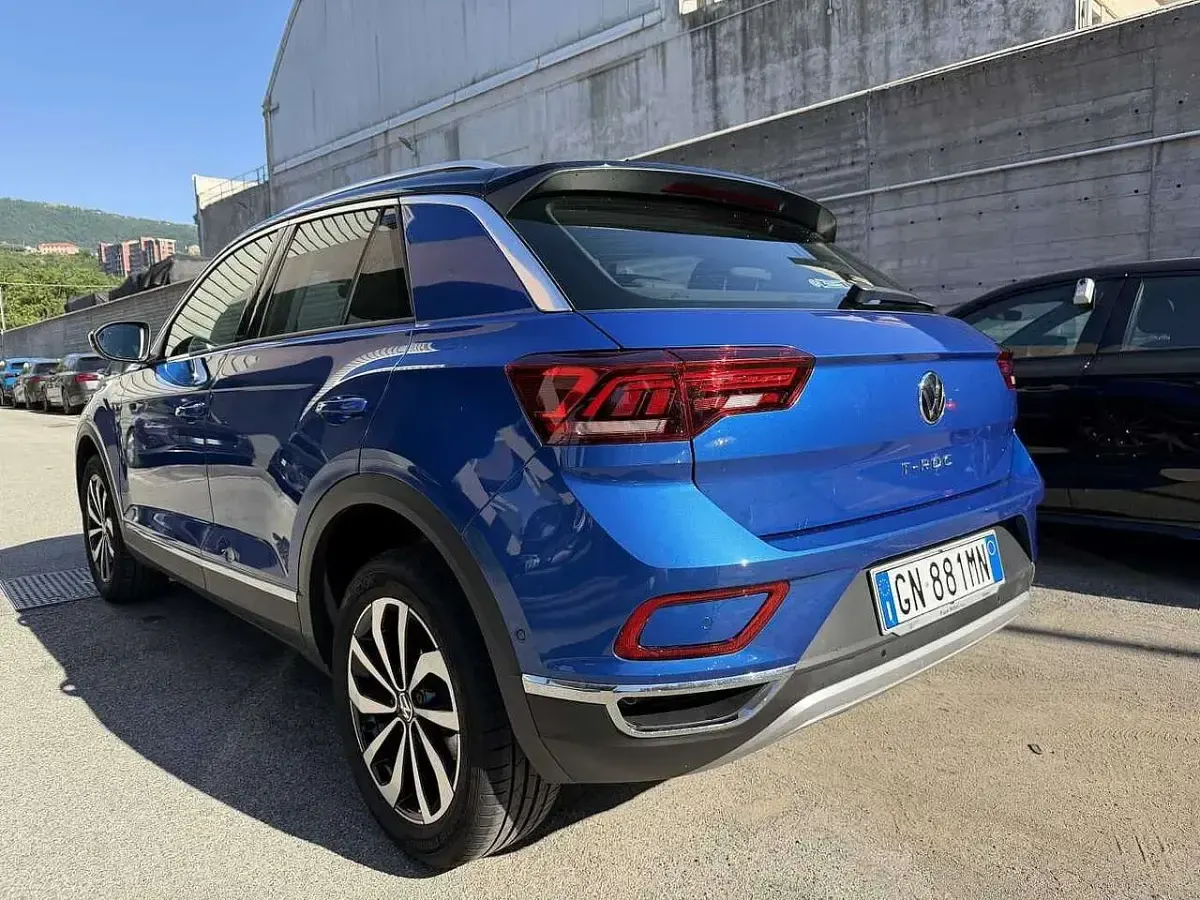 Usata VW T-Roc Style 110 CV (80 kW) 2023 Blu/azzurro SUV