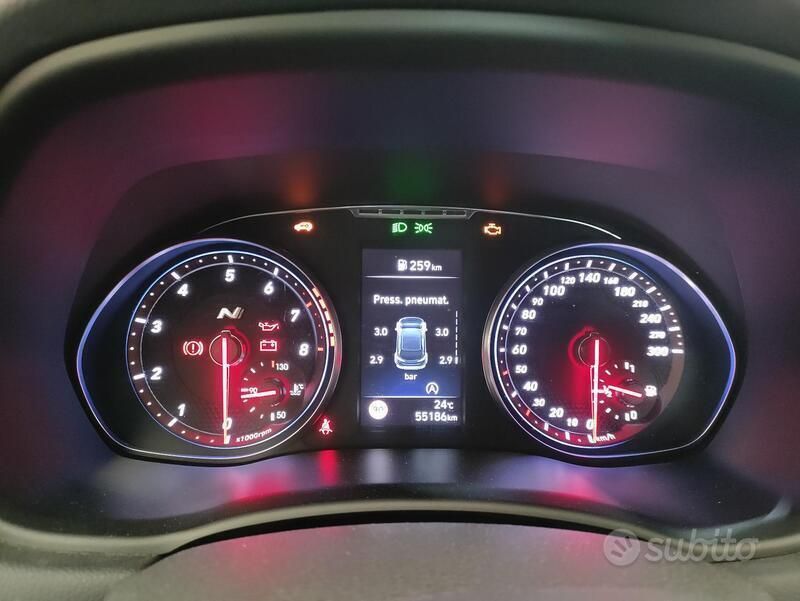 Usata Hyundai i30 N Performance 280 CV (205 kW) 2023 Grigio Berlina