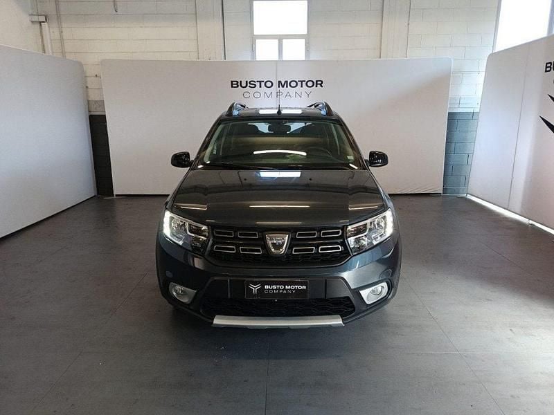 Usata Dacia Sandero Acces 101 CV (74 kW) 2020 Grigio / metallizzato