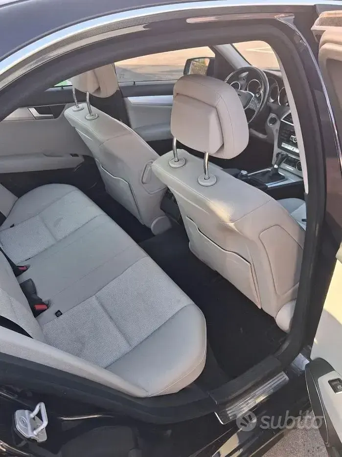 Usata Mercedes C220 Avantgarde 170 CV (125 kW) 2012 Nero Berlina