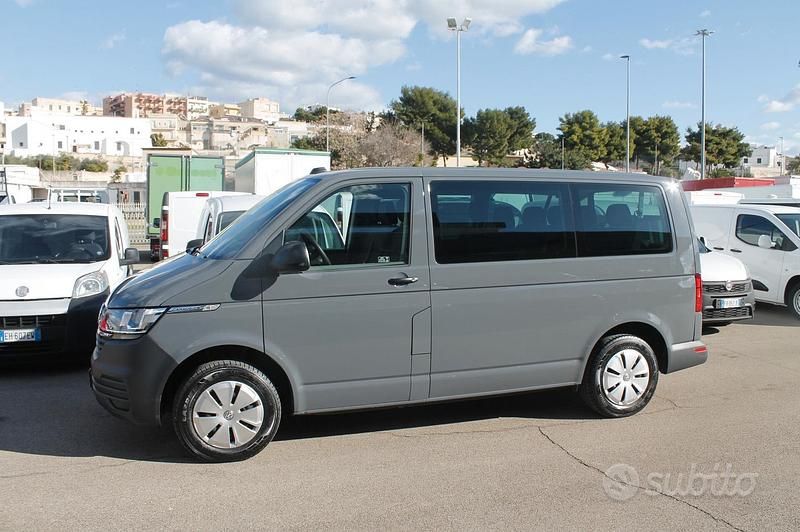Usata VW Caravelle Trendline 110 CV (80 kW) 2023 Grigio Monovolume
