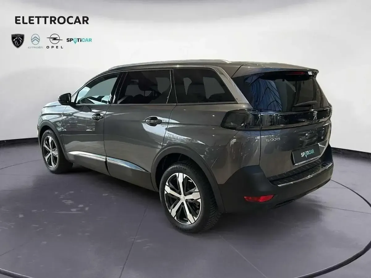 Usata Peugeot 5008 Allure 131 CV (96 kW) 2024 Grigio SUV