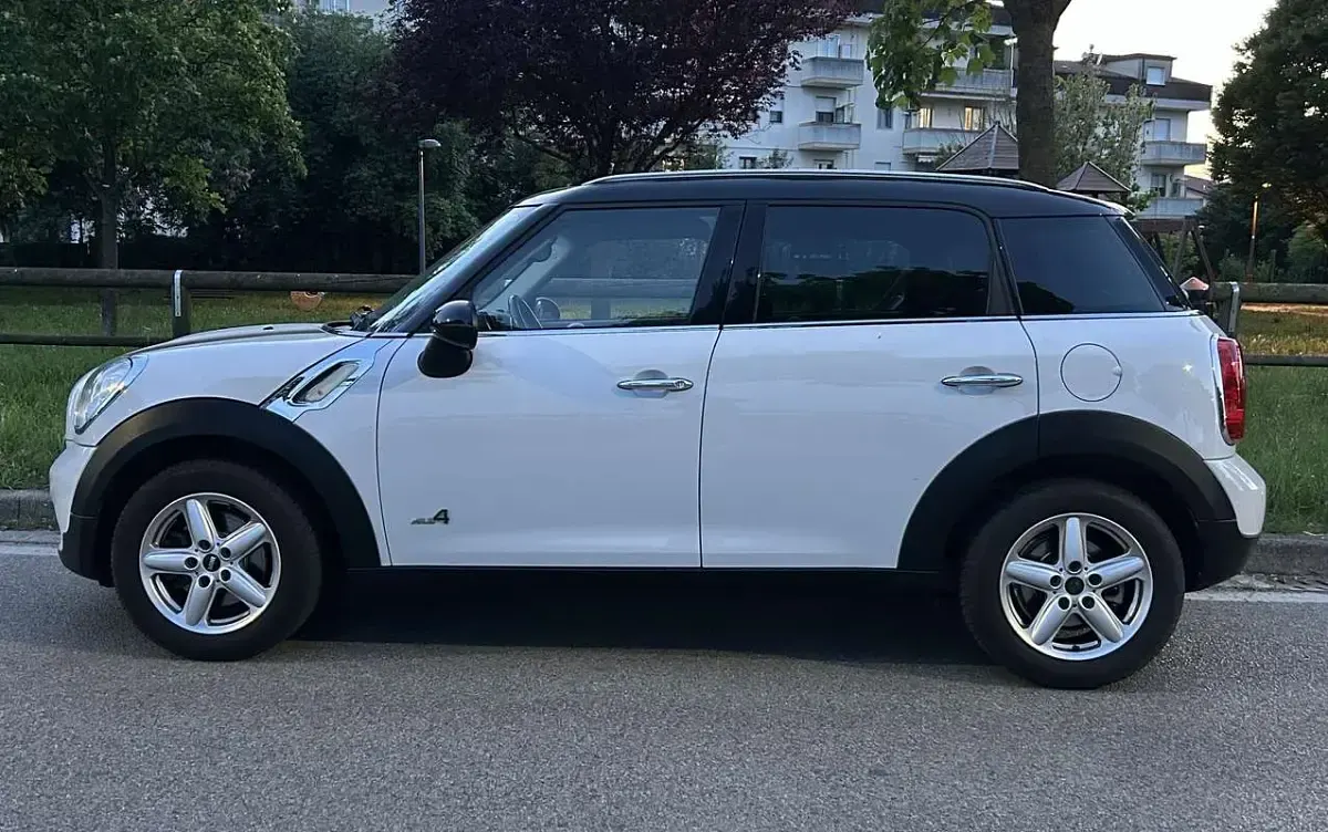 Second-hand Mini Cooper D Countryman 111 CP (81 kW) 2011 Alb SUV