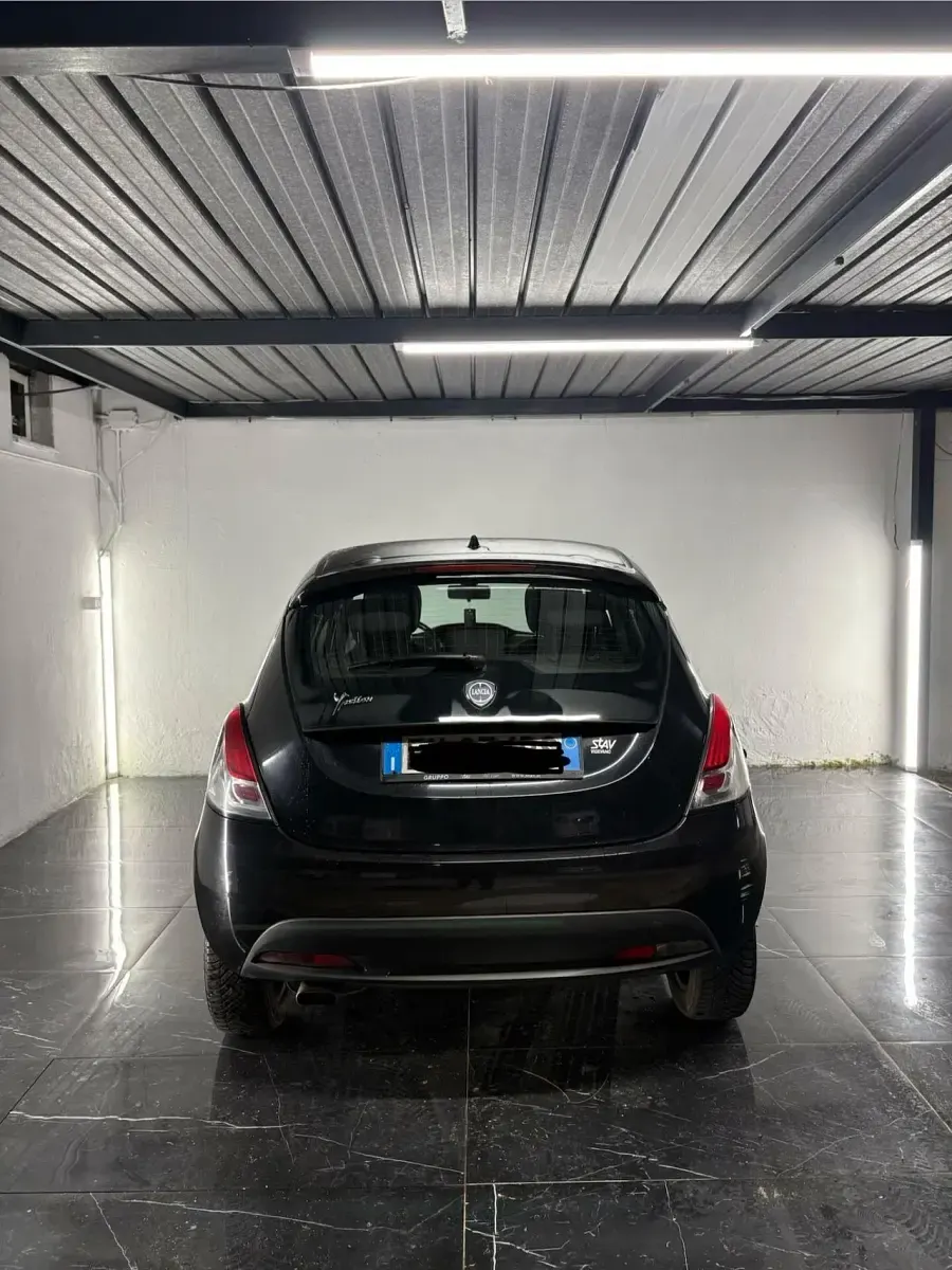 Usata Lancia Ypsilon Gold 95 CV (69 kW) 2013 Nero Utilitaria