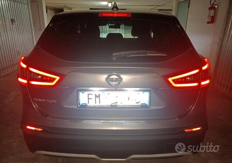 Usata Nissan Qashqai 131 CV (96 kW) 2017 Grigio SUV