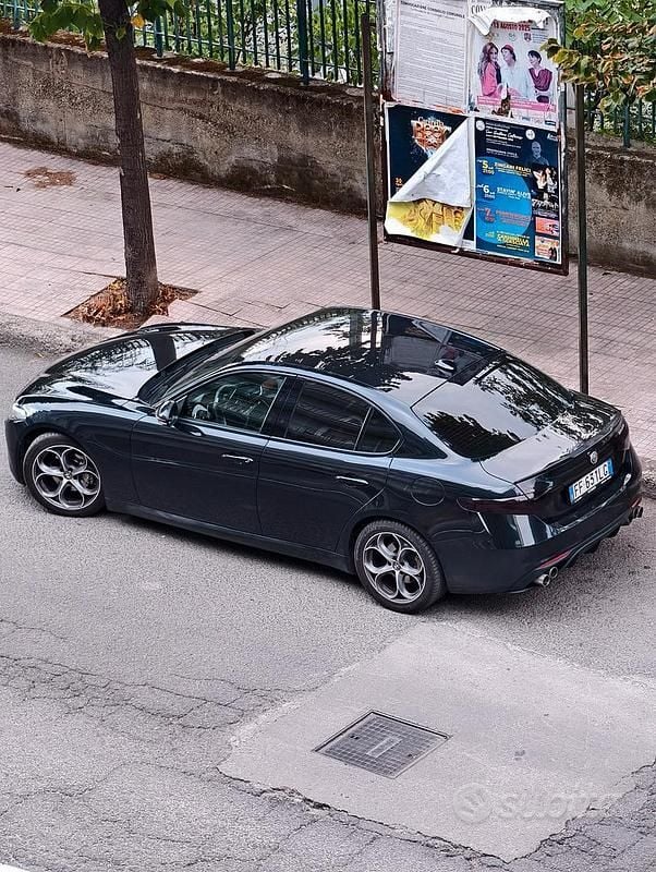 Usata Alfa Romeo Giulia Super 180 CV (132 kW) 2016 Nero Berlina