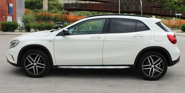 Usata Mercedes GLA200 Premium 136 CV (100 kW) 2016 Bianco SUV