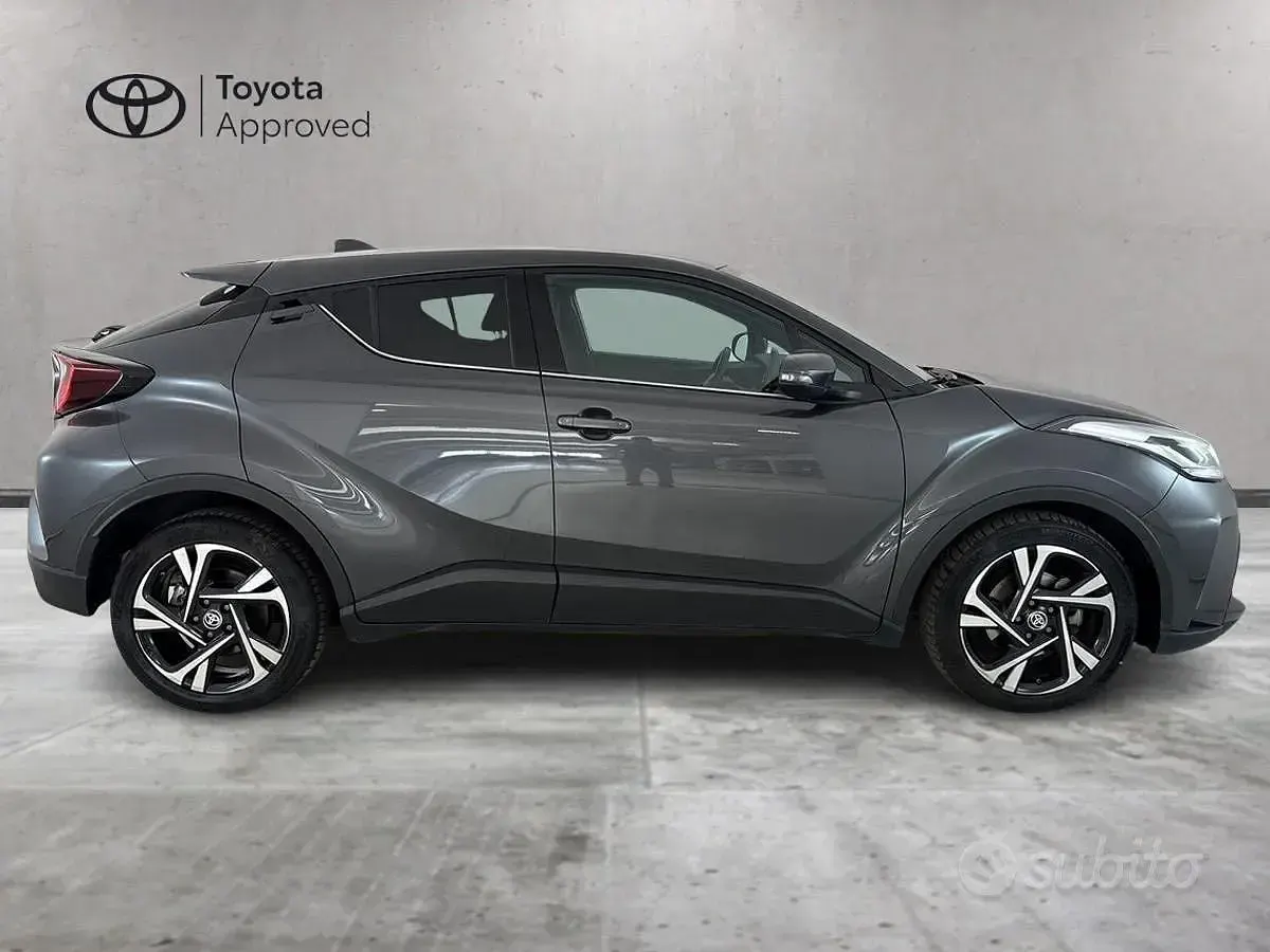 Usata Toyota C-HR Trend 98 CV (72 kW) 2022 Grigio SUV