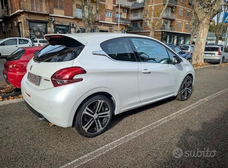 Usata Peugeot 208 GT-line 110 CV (80 kW) 2017 Bianco Utilitaria