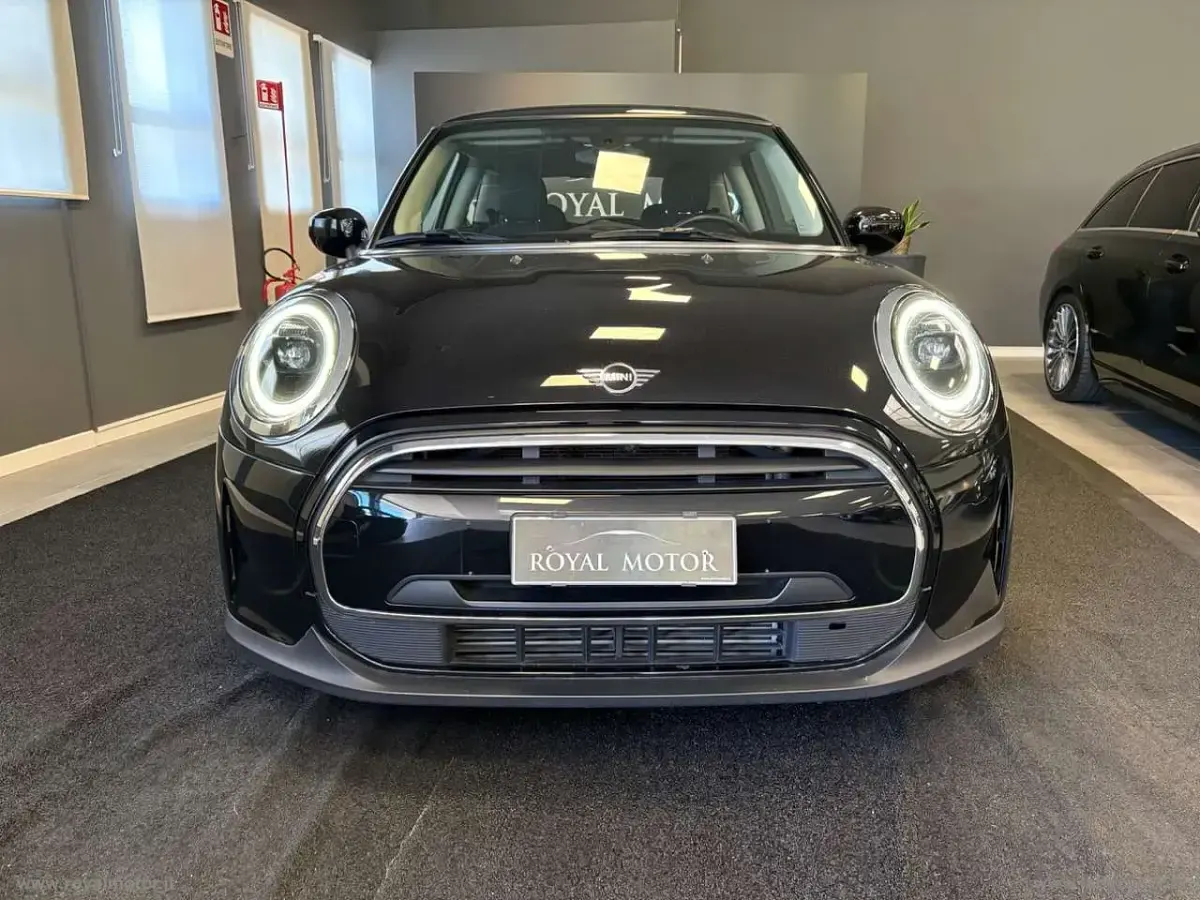 Usata Mini ONE 102 CV (75 kW) 2021 Nero Utilitaria