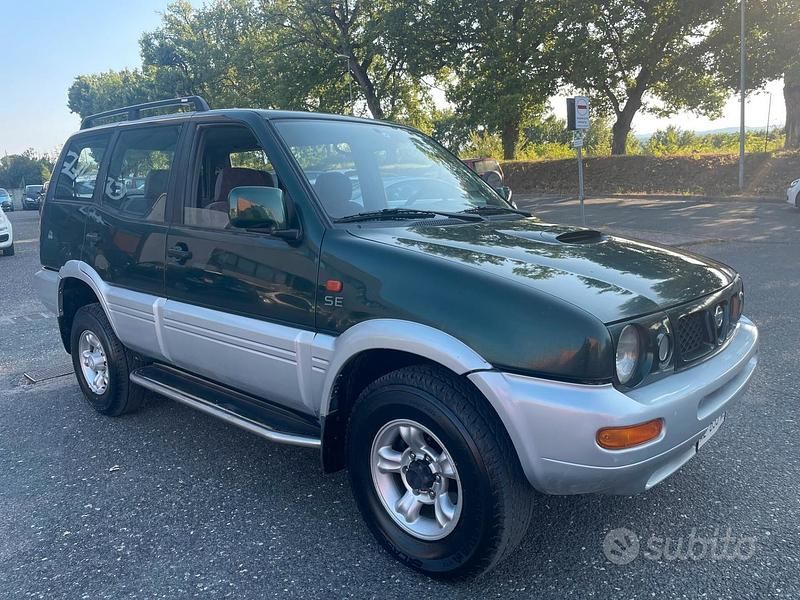 Usata Nissan Terrano SE 125 CV (91 kW) 1998 Verde SUV