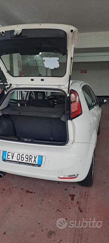 Usata Fiat Punto Evo 75 CV (55 kW) 2014 Bianco Utilitaria