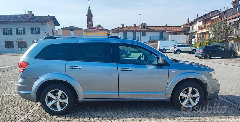 Usata Dodge Journey 140 CV (102 kW) 2009 Grigio SUV