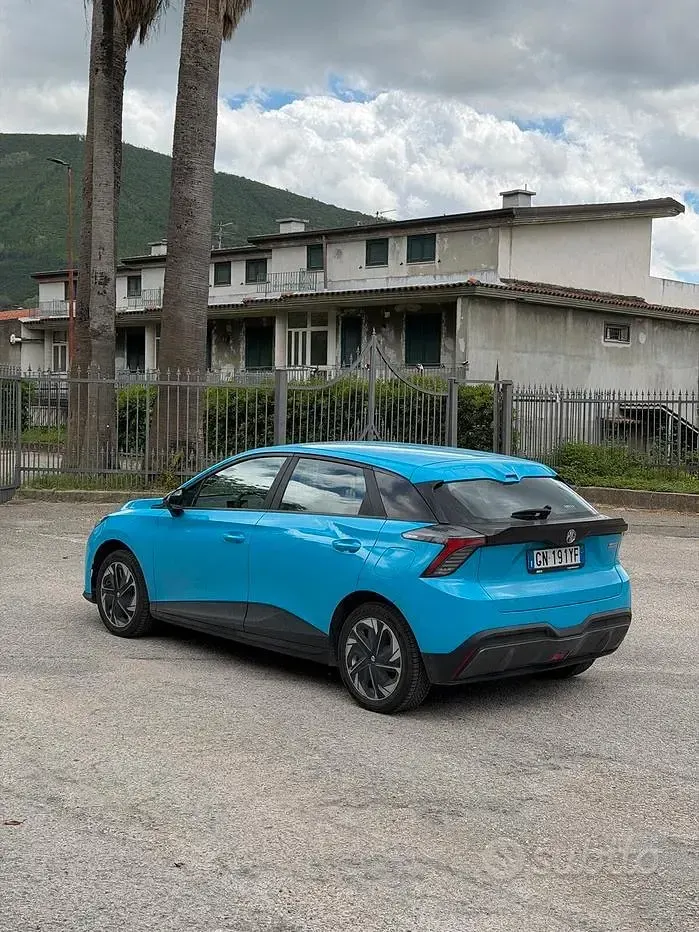 Usata MG MG4 EV 53 kW (73 CV) 2023 Blu Utilitaria