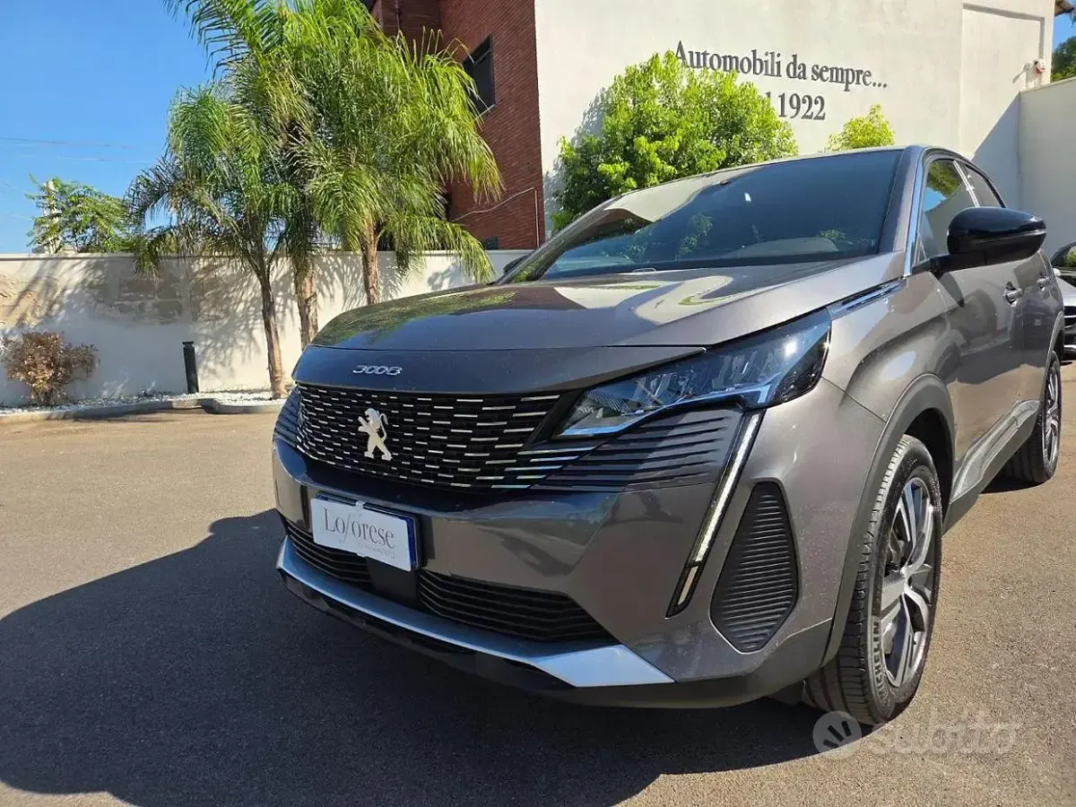 Usata Peugeot 3008 Allure 131 CV (96 kW) 2024 Grigio scuro metallizzato SUV