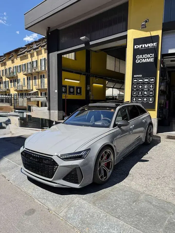 Usata Audi RS6 Performance 630 CV (463 kW) 2023 Grigio Station wagon