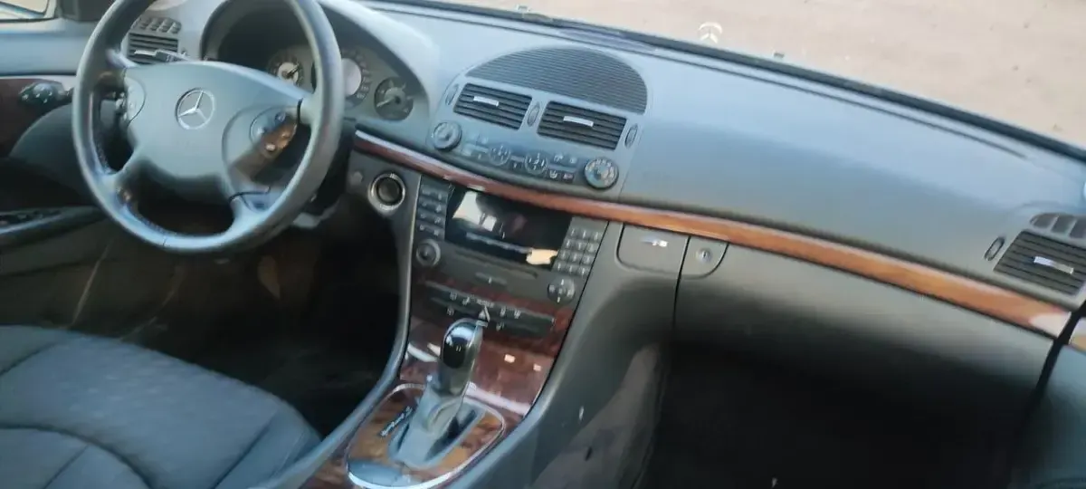 Usata Mercedes E220 Classic 150 CV (110 kW) 2004 Grigio Station wagon