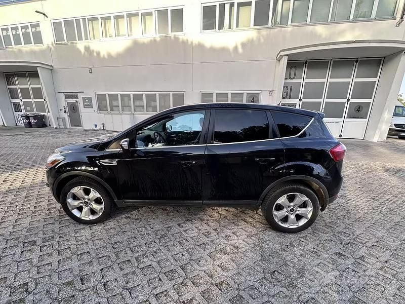 Usata Ford Kuga 136 CV (100 kW) 2008 Nero SUV