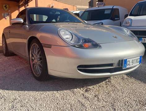 Usata Porsche 911 Carrera Cabriolet 301 CV (221 kW) 2001 Argento Cabrio