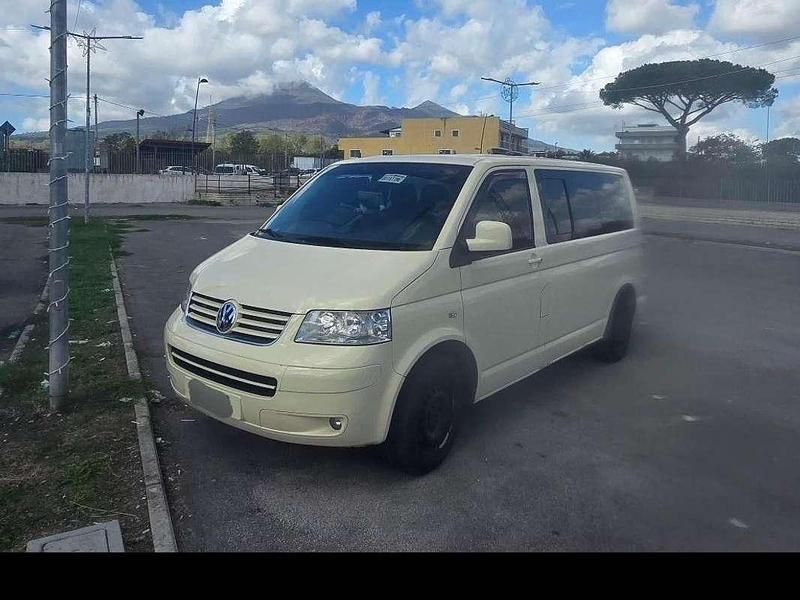 Usata VW Caravelle 120 CV (88 kW) 2008 Beige Furgone