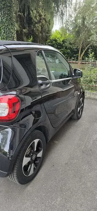 Usata Smart ForTwo Coupé Passion 41 kW (56 CV) 2020 Nero Utilitaria