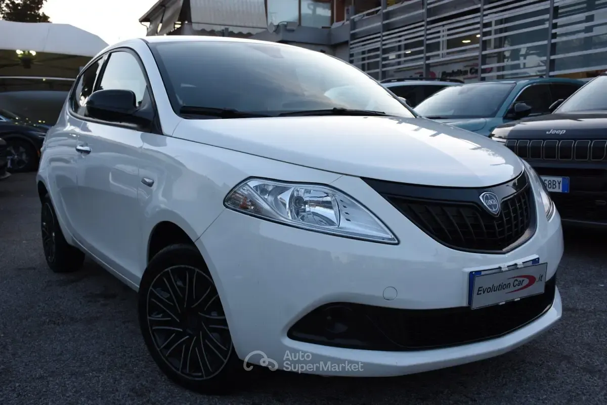 Usata Lancia Ypsilon S 69 CV (50 kW) 2021 Bianco pastello Utilitaria
