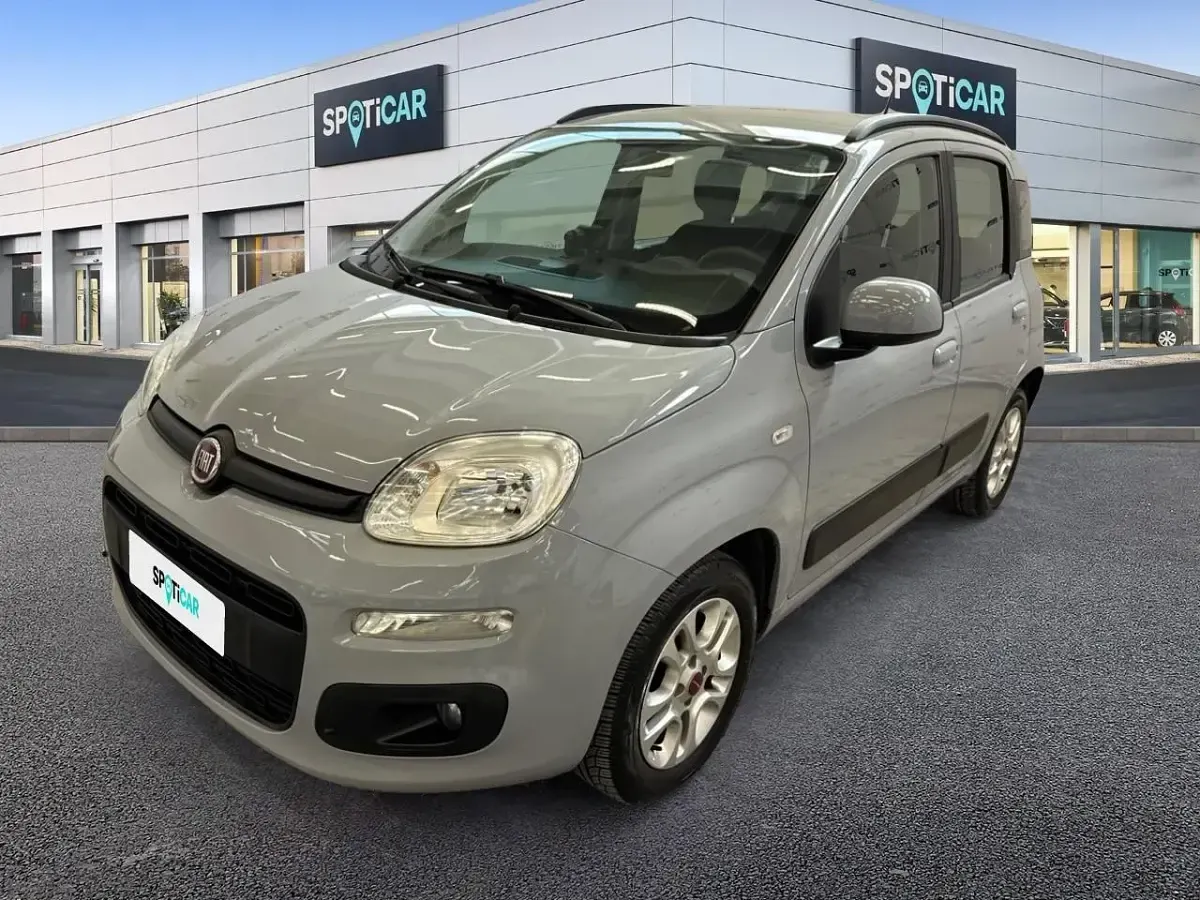 Begagnad Fiat Panda Lounge 69 HK (50 kW) 2020 Halvkombi