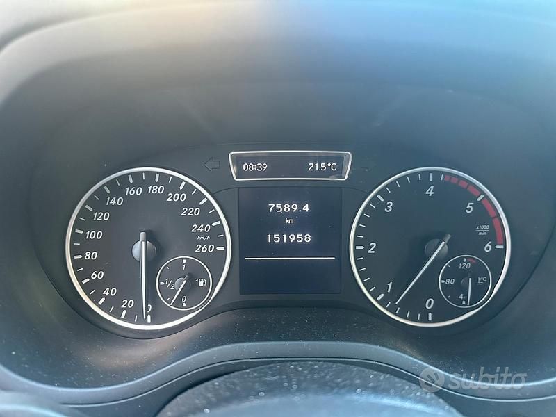 Usata Mercedes B180 2012 Blu Monovolume