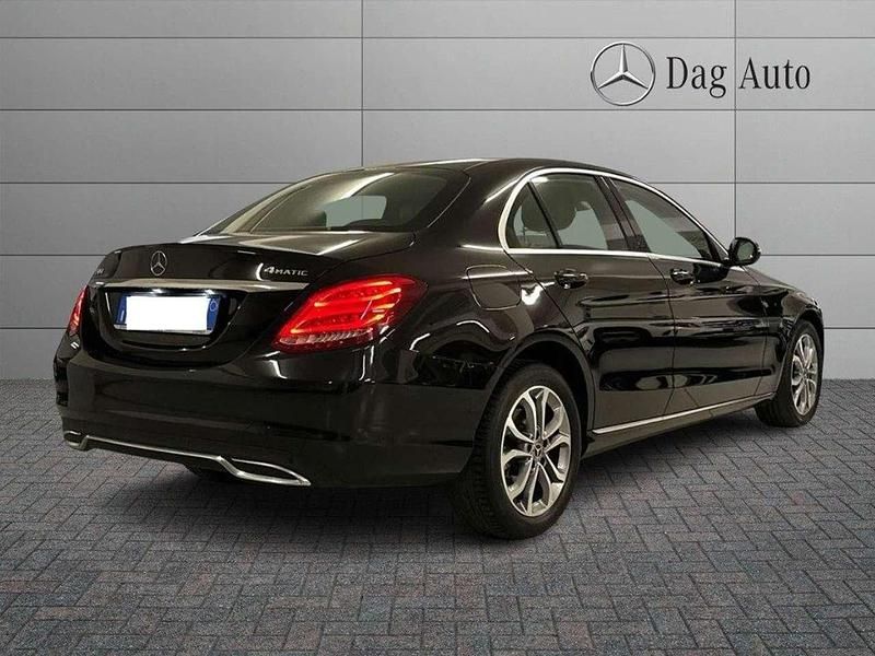 Usata Mercedes C220 170 CV (125 kW) 2018 Nero Berlina