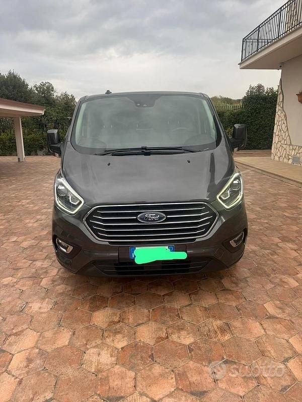 Usata Ford Tourneo Custom 2022 Grigio Furgone