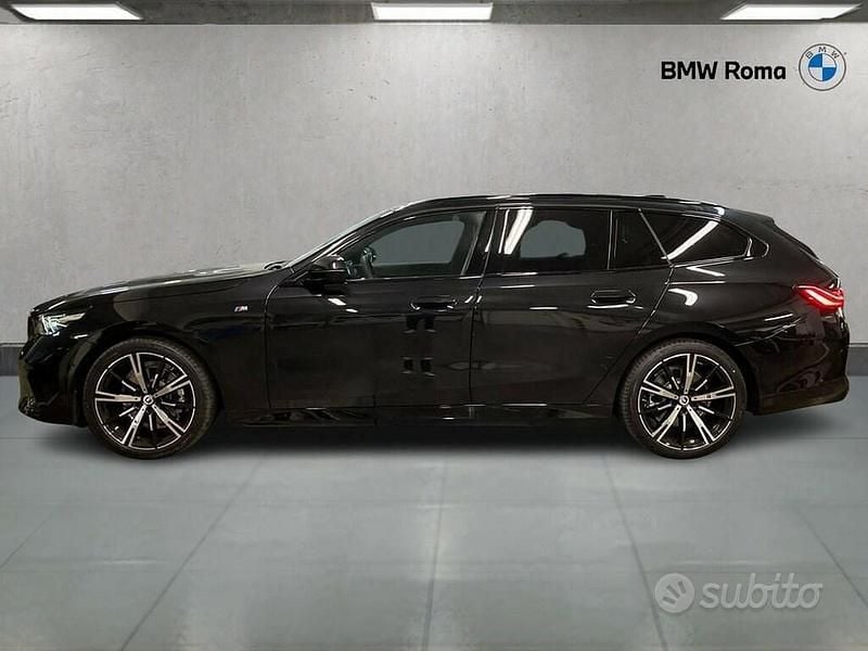 Usata BMW 520 M Sport 197 CV (144 kW) 2025 Black sapphire metallizzato Station wagon