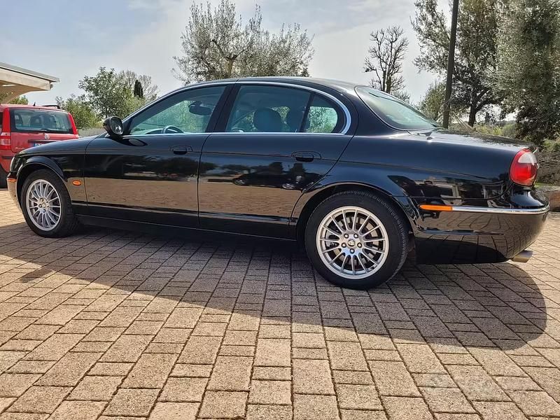 Usata Jaguar S-Type Executive 207 CV (152 kW) 2007 Nero Berlina