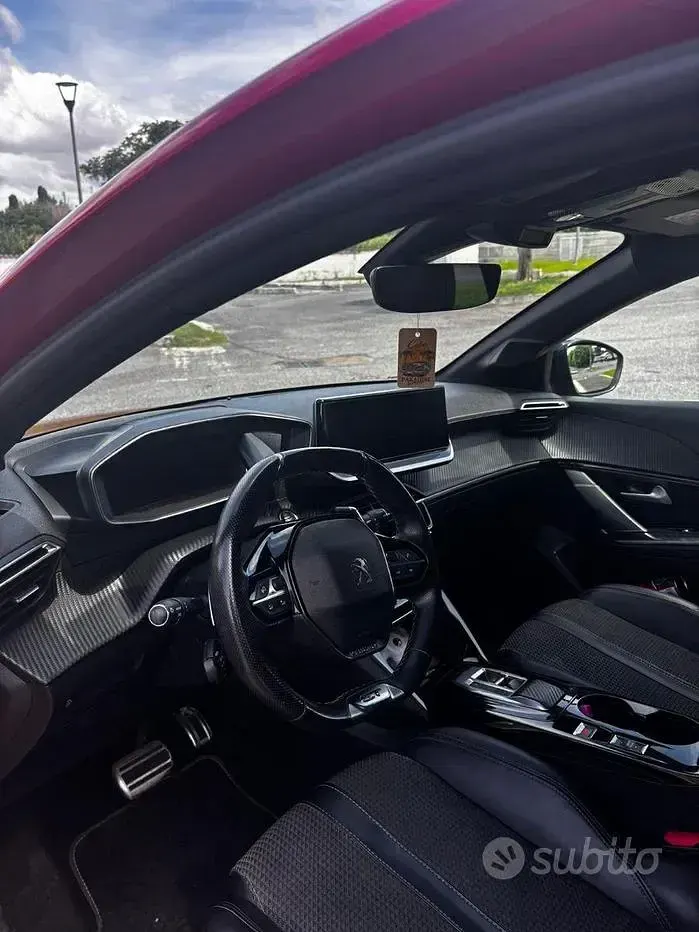 Usata Peugeot 208 GT 101 CV (74 kW) 2022 Rosso Utilitaria