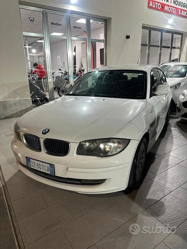 Usata BMW 118 142 CV (104 kW) 2009 Bianco Utilitaria