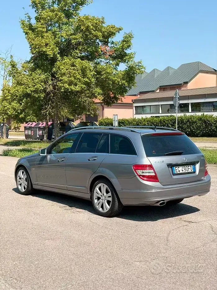 Usata Mercedes C220 170 CV (125 kW) 2011 Grigio Station wagon