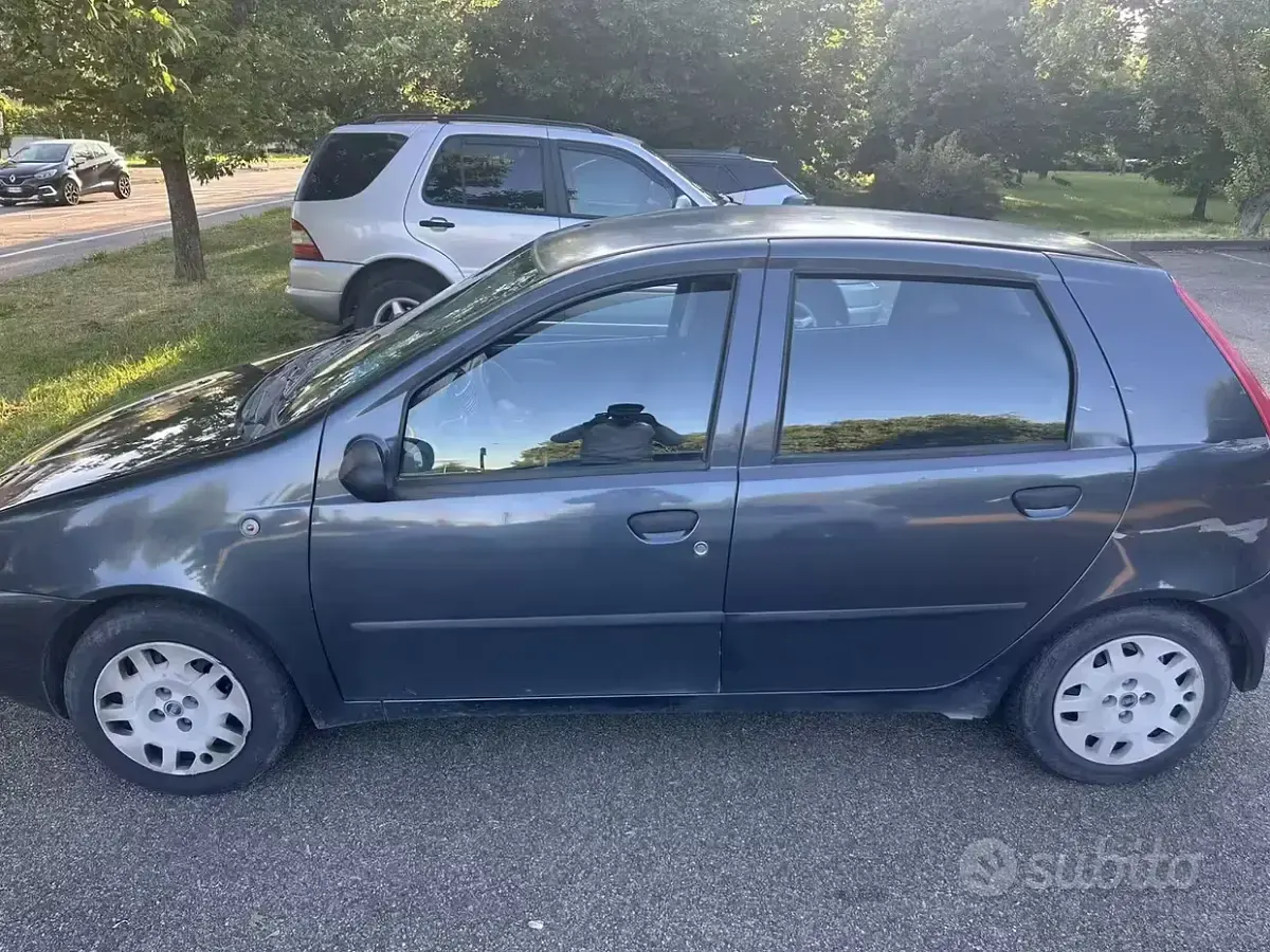 Usata Fiat Punto 2001 Blu Utilitaria