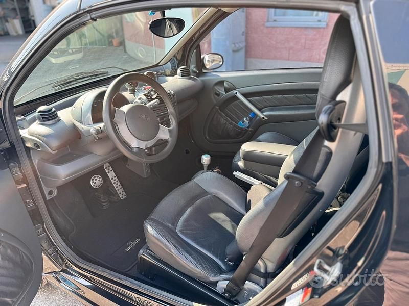 Usata Smart ForTwo Cabrio Brabus 75 CV (55 kW) 2004 Nero Cabrio