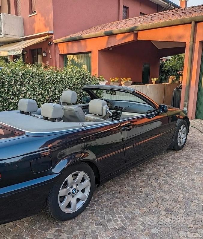 Usata BMW 320 Cabriolet 170 CV (125 kW) 2004 Blu Cabrio
