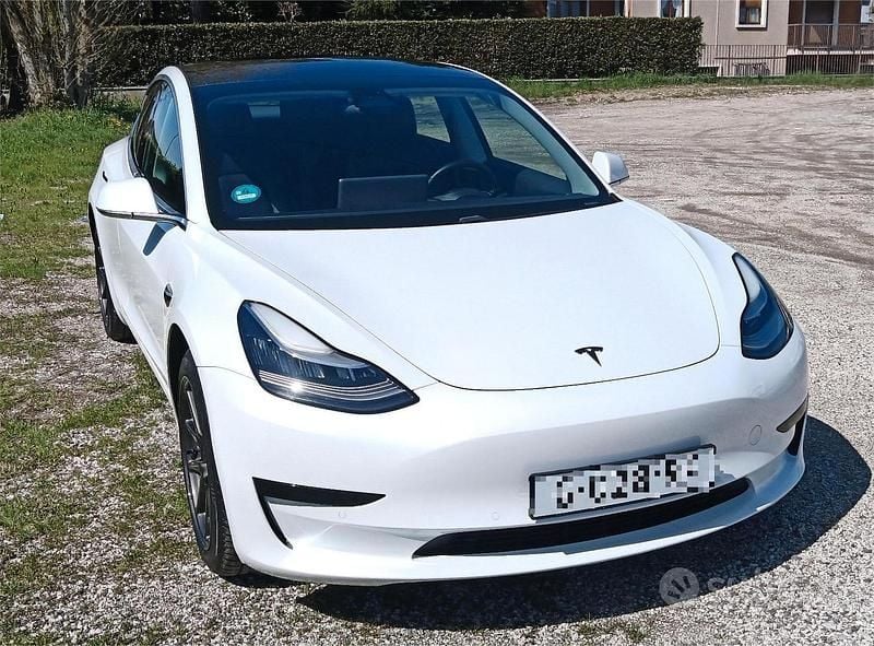Usata Tesla Model 3 Standard Range Plus 239 kW (325 CV) 2020 Bianco Berlina