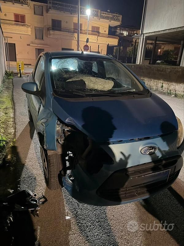 Usata Ford Ka 69 CV (50 kW) 2010 Blu Berlina