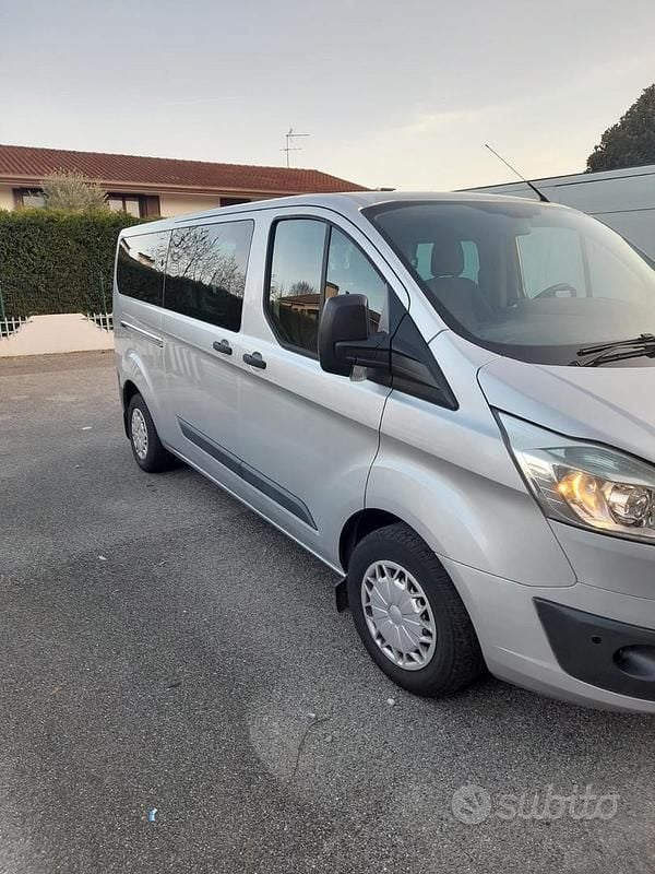 Usata Ford Transit Custom 125 CV (91 kW) 2012 Grigio Monovolume