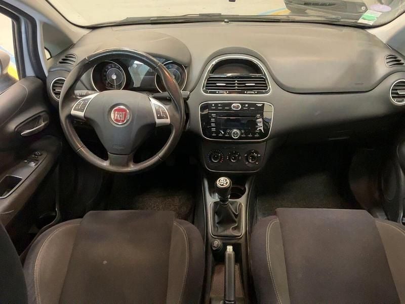Usata Fiat Punto Lounge 69 CV (50 kW) 2015 Argento Utilitaria
