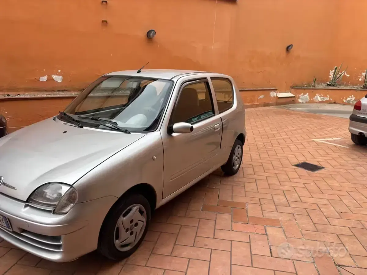 Usata Fiat 600 54 CV (39 kW) 2007 Utilitaria