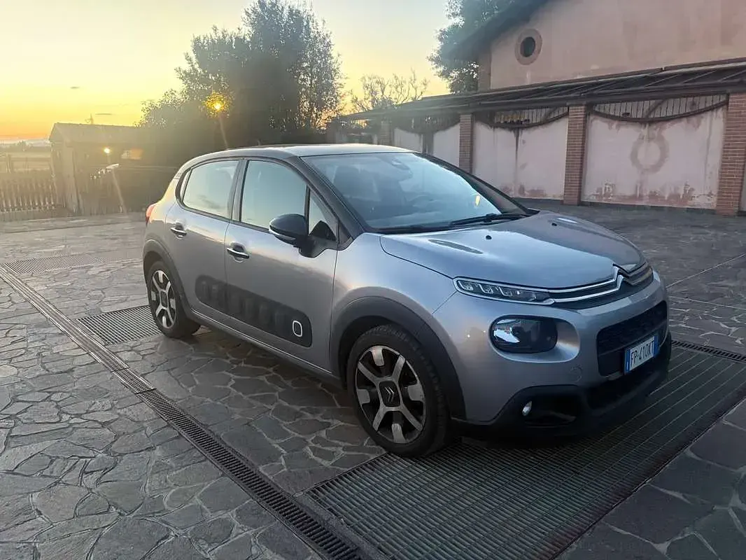Usata Citroën C3 Feel 110 CV (80 kW) 2018 Argento Utilitaria