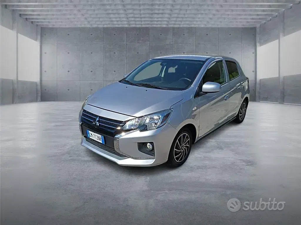 Usata Mitsubishi Space Star Intense 71 CV (52 kW) 2022 Grigio Utilitaria
