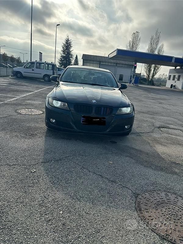 Usata BMW 320 184 CV (135 kW) 2010 Nero Berlina