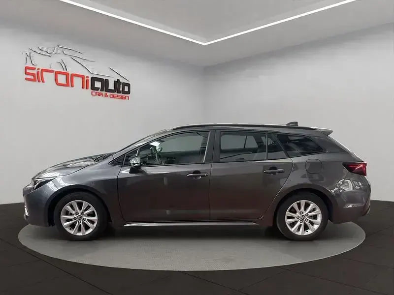 Usata Toyota Corolla Active 140 CV (102 kW) 2025 Grigio scuro Station wagon