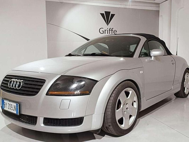 Usata Audi TT Roadster 224 CV (164 kW) 2002 Argento Cabrio