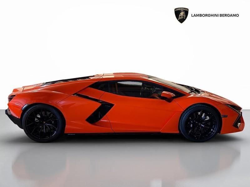 Usata Lamborghini Revuelto 1016 CV (747 kW) 2024 Arancio apodis Coupé